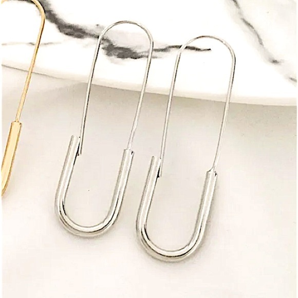 SILVER SAFETY PIN HOOP EARRINGS - Picture 5 of 7